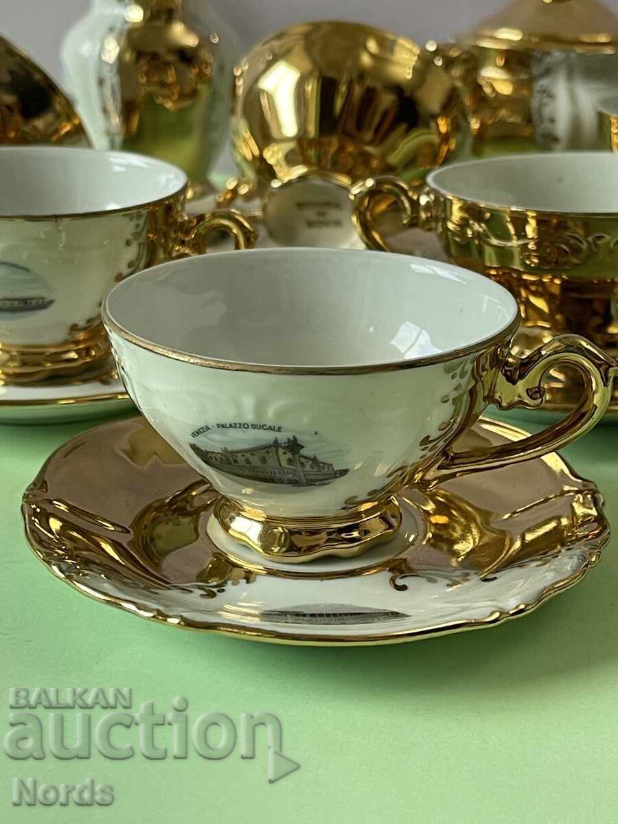 Аукцион Великолепен венециански сервиз за кафе