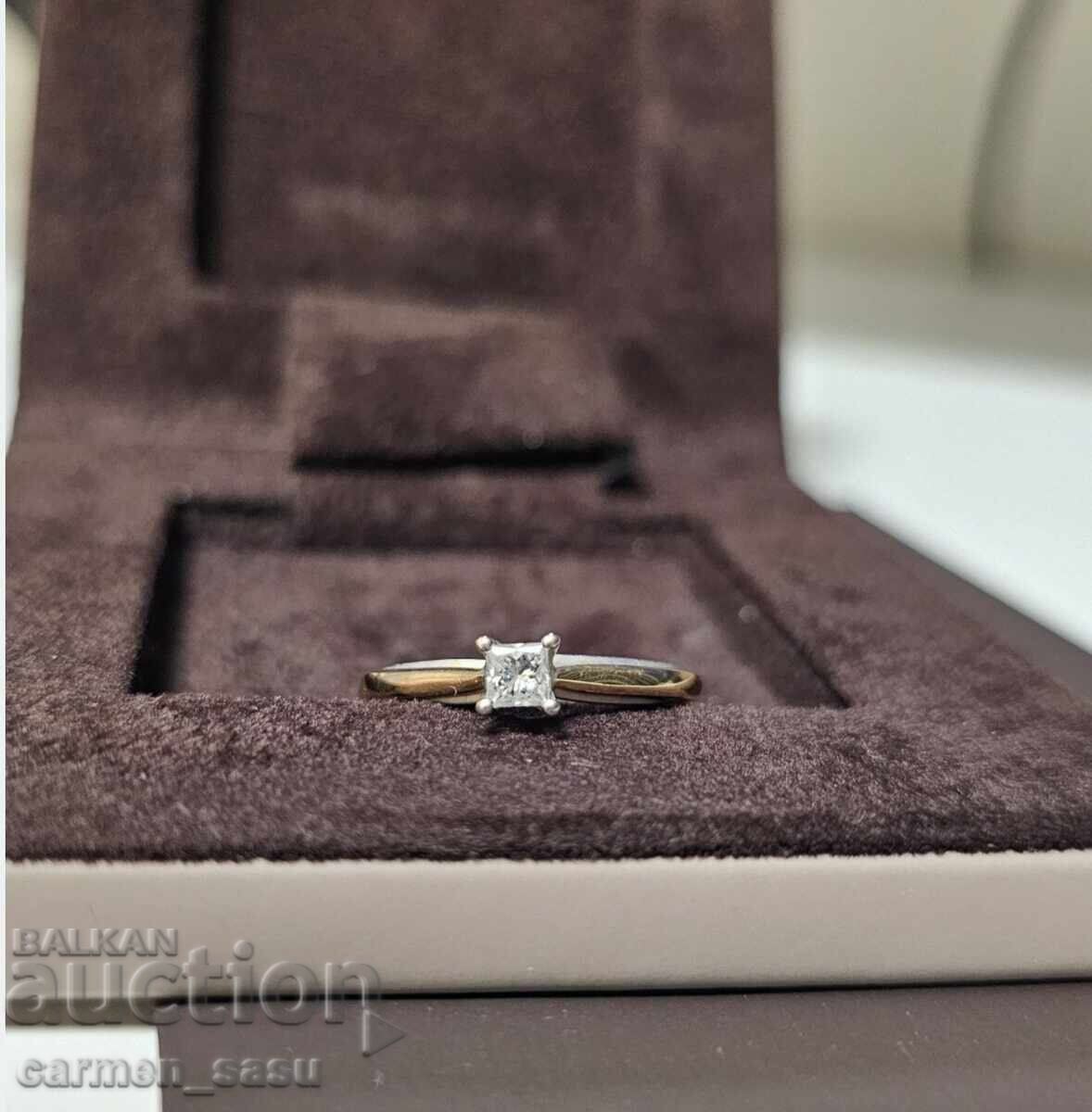 Gold ring with diamond