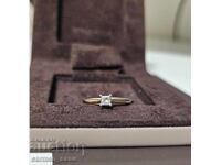 Gold ring with diamond