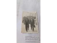 Fotografie Sofia Doi bărbați în fața Palatului de Justiție