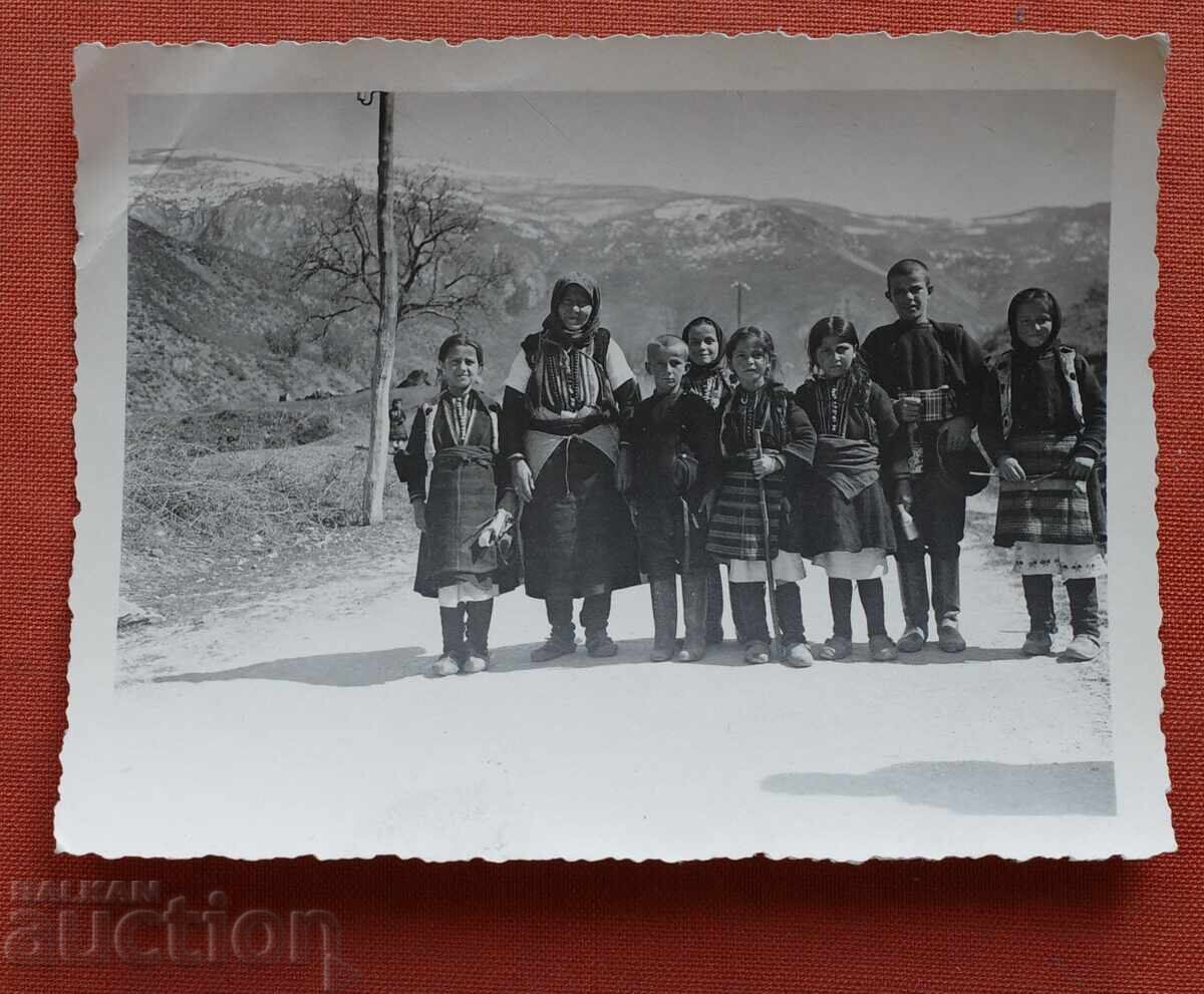 Традиционни Носии