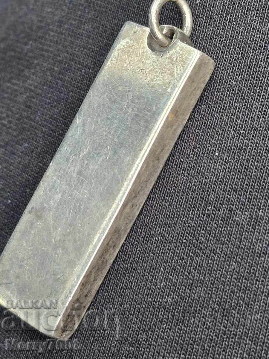 Livrarea Medalionul este confecționat din argint pur !!!