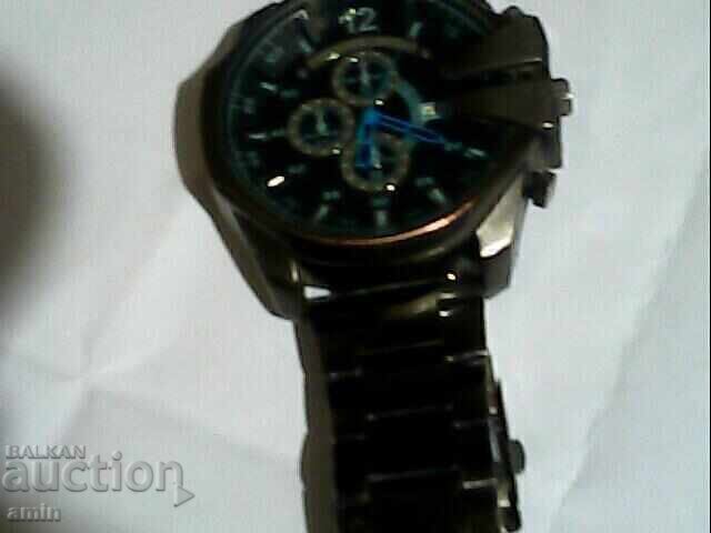 Παράδοση 2 τμχ 4 ρολόγια χαλαζία λειτουργούν τέλεια