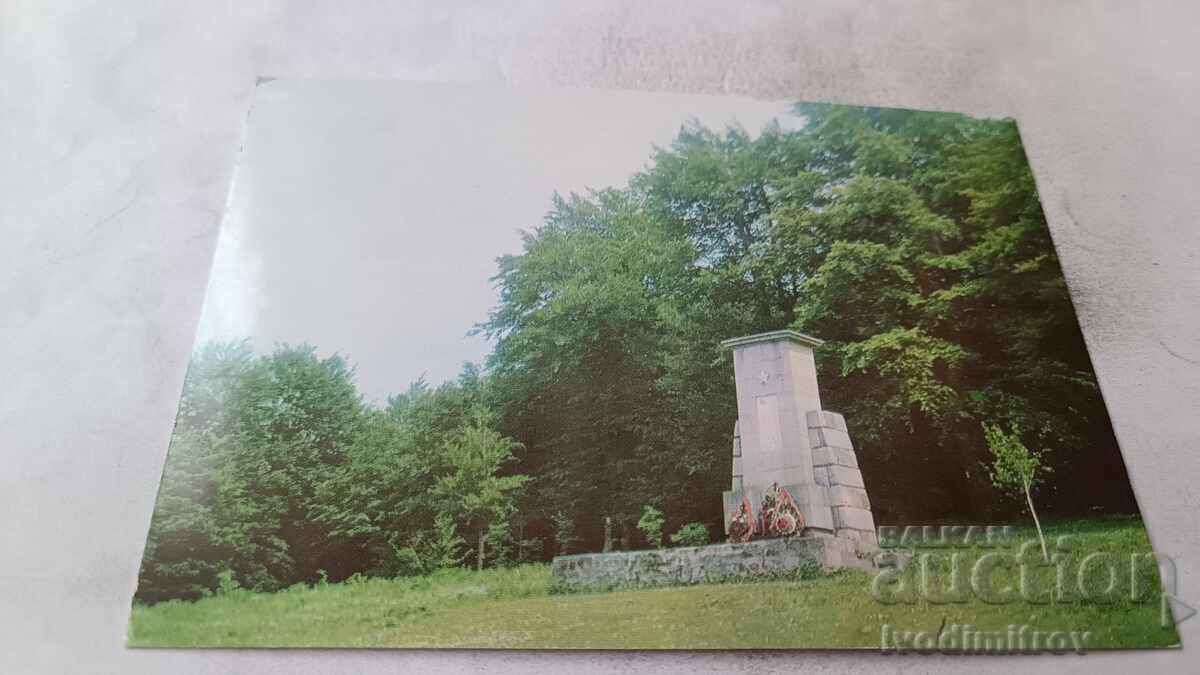 PK Gabrovo, zona Osenikova polyana, monument Mitko Palauzov