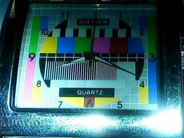 Gnats 4-hour clock retro TV London works