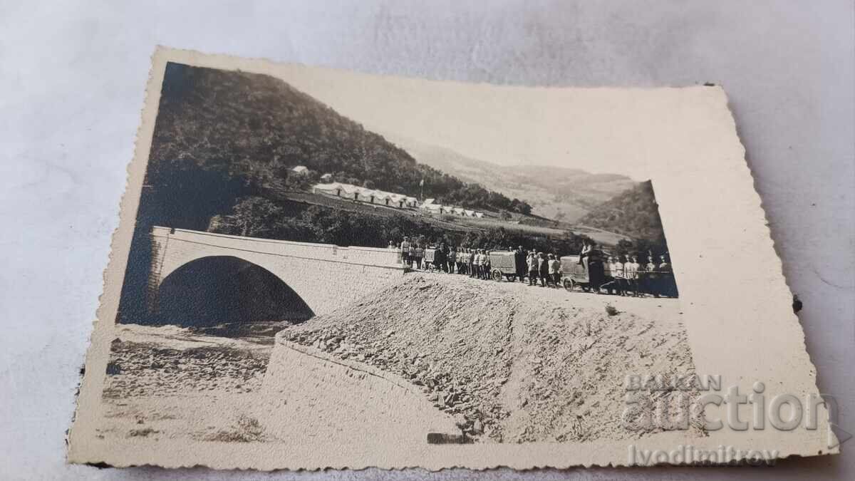 Снимка Военен лагер на новостоящ се път