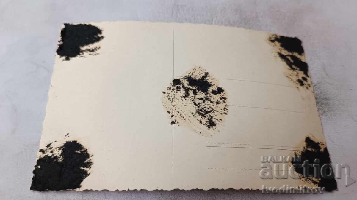 Fotografie ofițer lângă un masiv stâncos explodat cu preț € 1.86 | 3.64 BGN