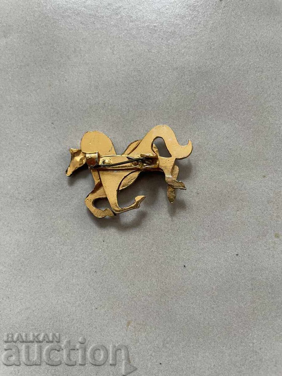 Broșă Căluț - 3,5 cm cu preț € 5.95 | 11.64 BGN