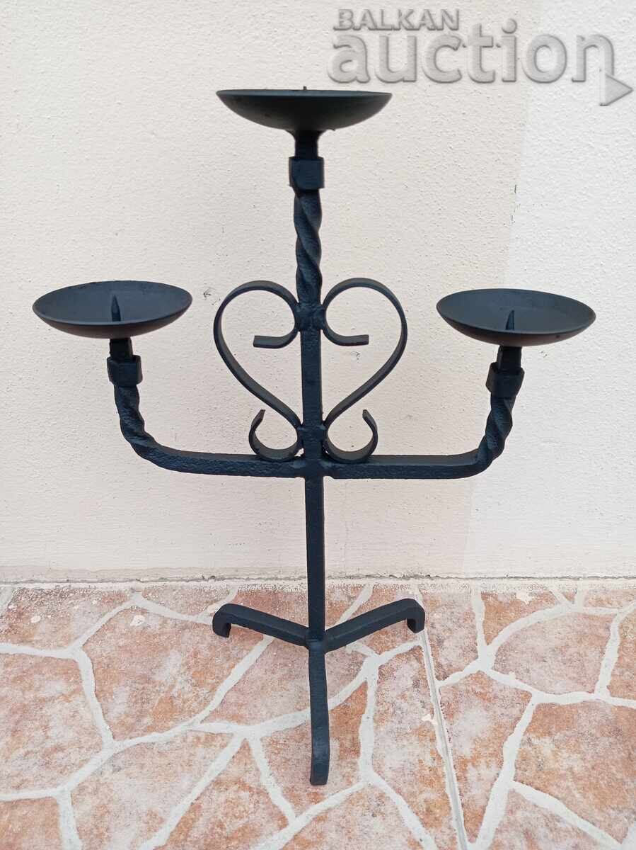 Delivery of Antique iron handmade candlestick lamp trio