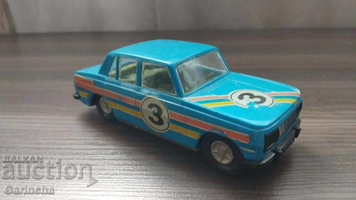 Jucărie veche Wartburg RDG cu preț € 30.00 | 58.68 BGN