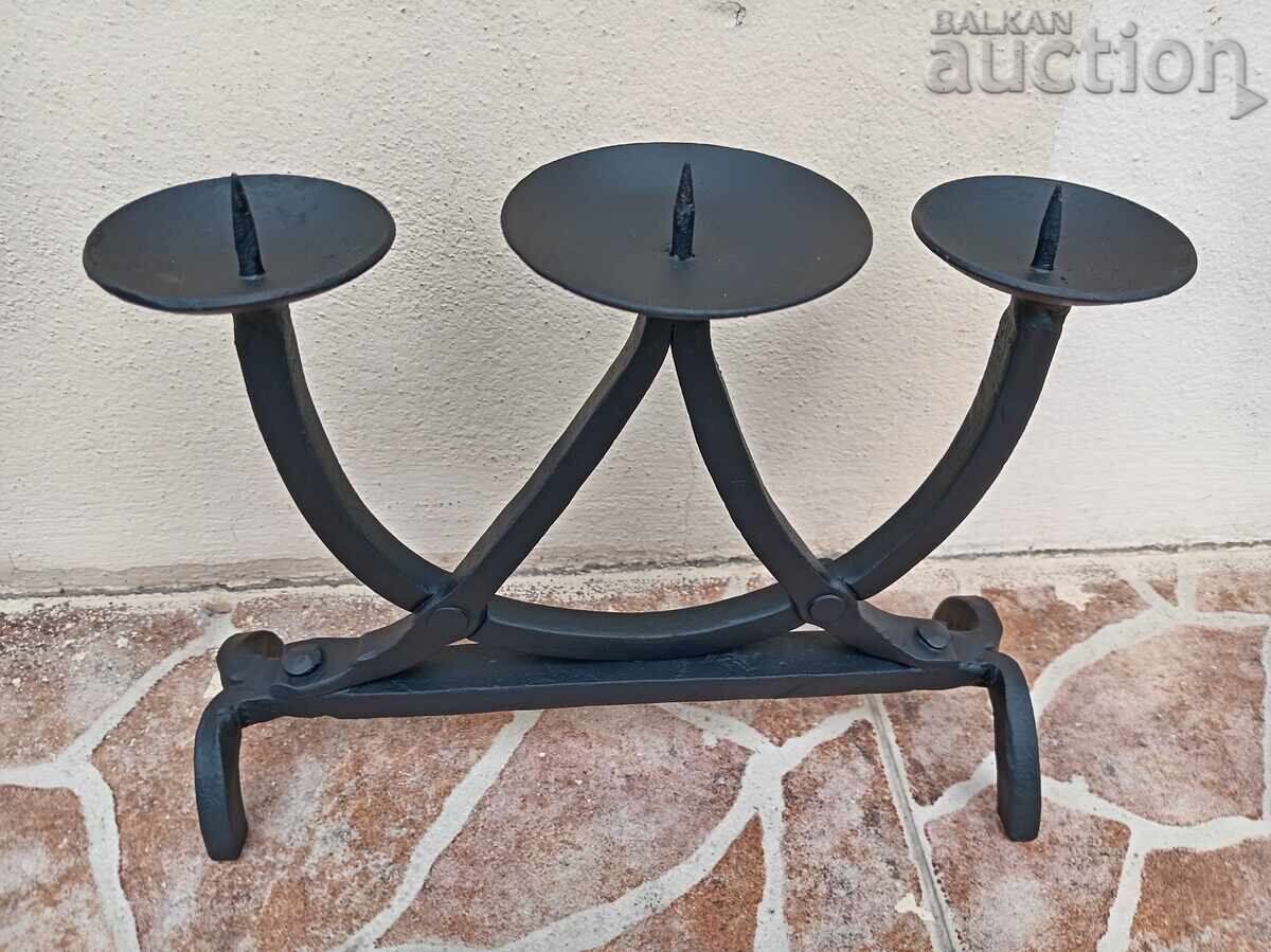 Delivery of Antique iron handmade candlestick lamp trio
