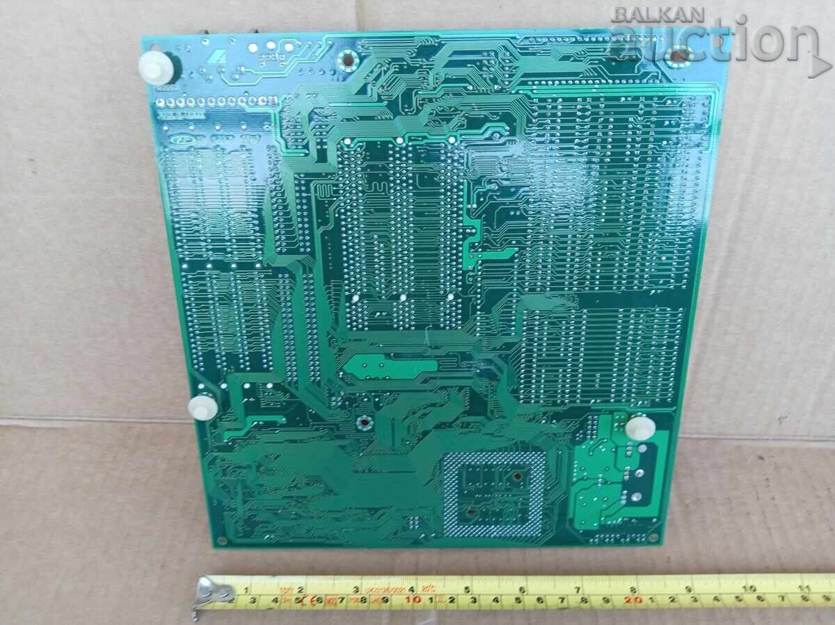 INTEL старинна платка дъно на компютър 90те - 7