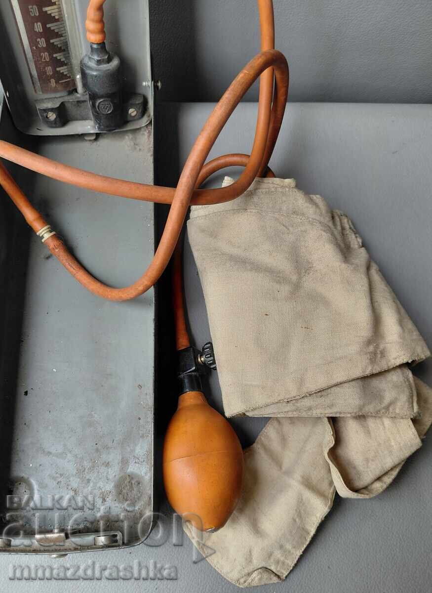 Tensiometru cu mercur vechi de 100 de ani cu preț € 0.01 | 0.02 BGN