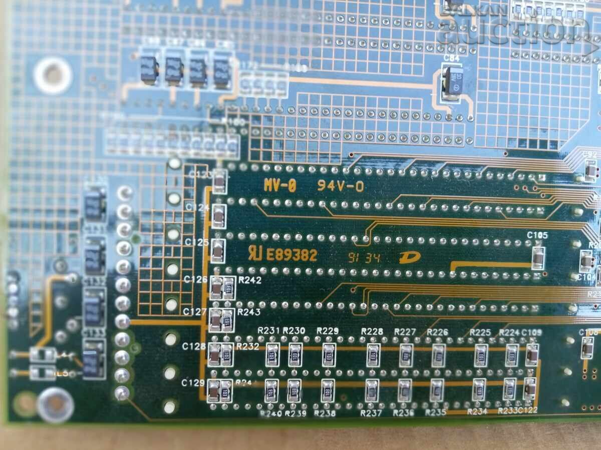 OPTI placă de bază veche pentru calculator anii '80 - 7