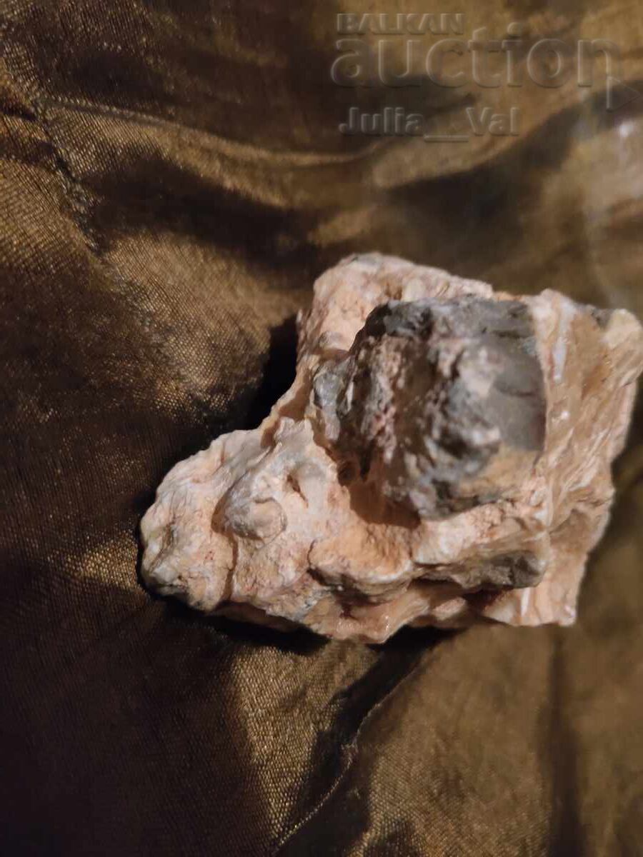 Livrarea Grup de cuarț 410 grame BZC de la 0.01 cenți