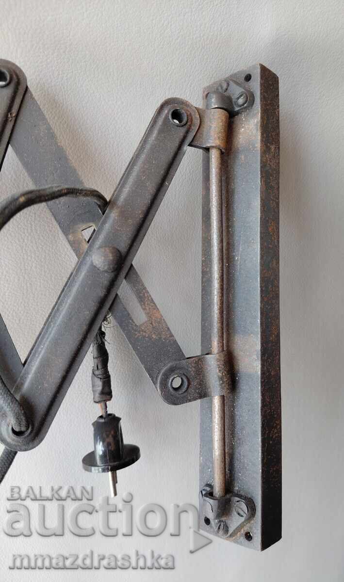 Auction  100-year-old industrial lamp
