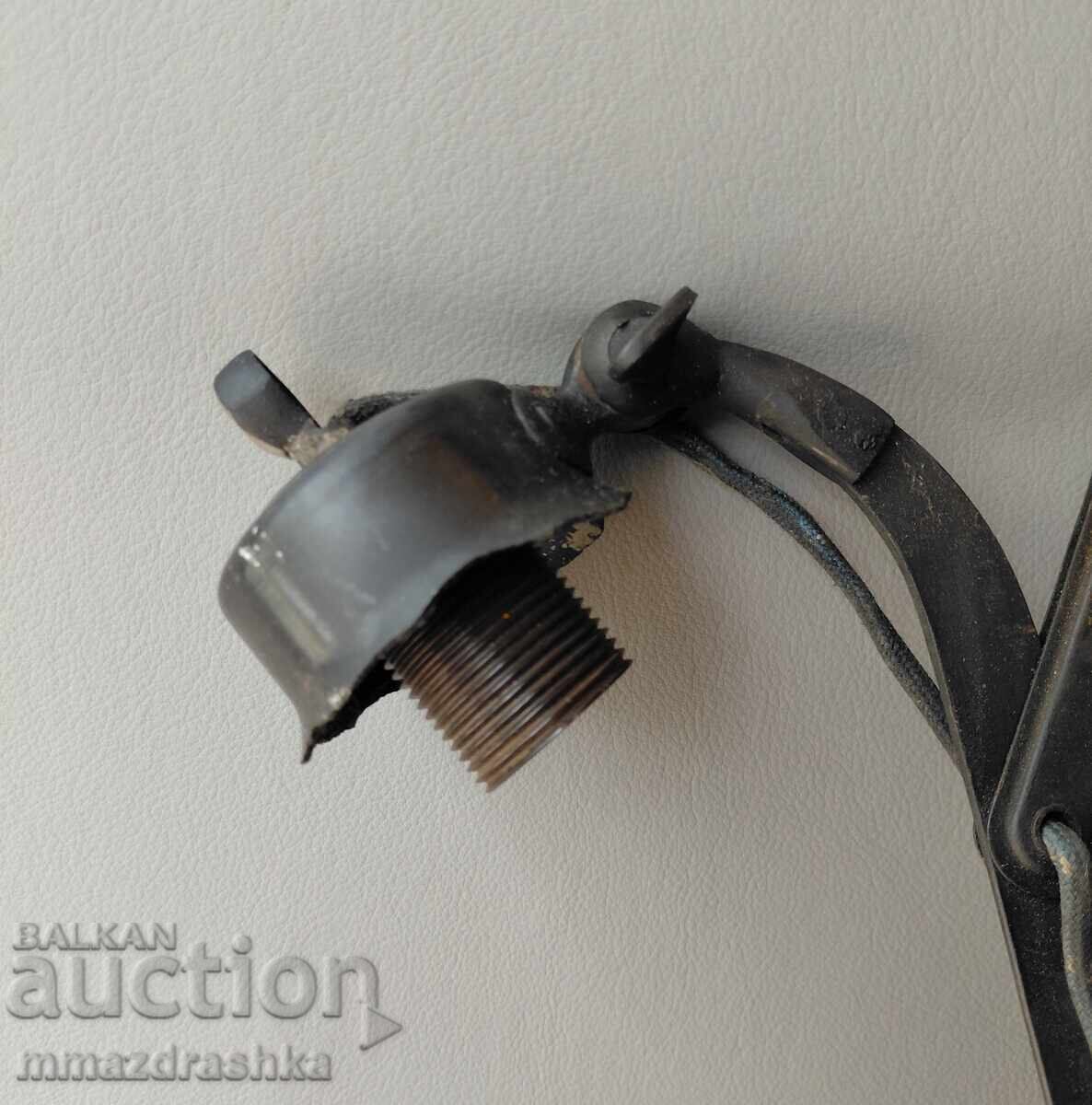 Delivery of 100-year-old industrial lamp