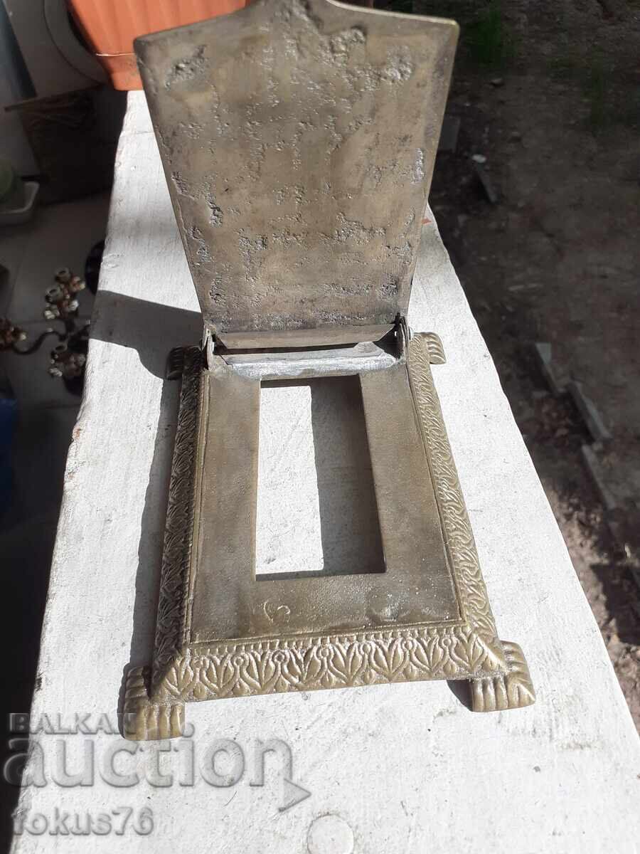 Licitație Vechi suport de birou antic din bronz masiv