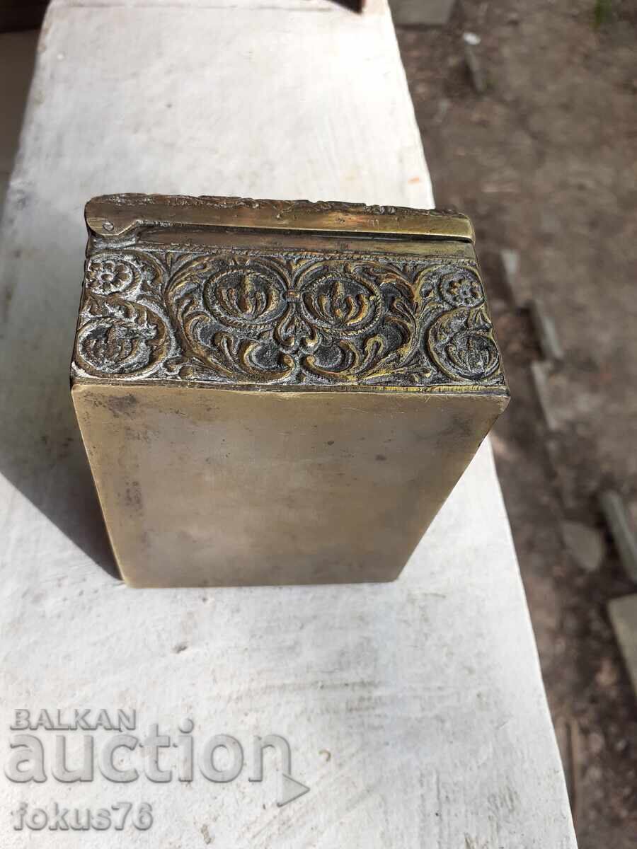 Cutie antică veche unică - bronz masiv - 5