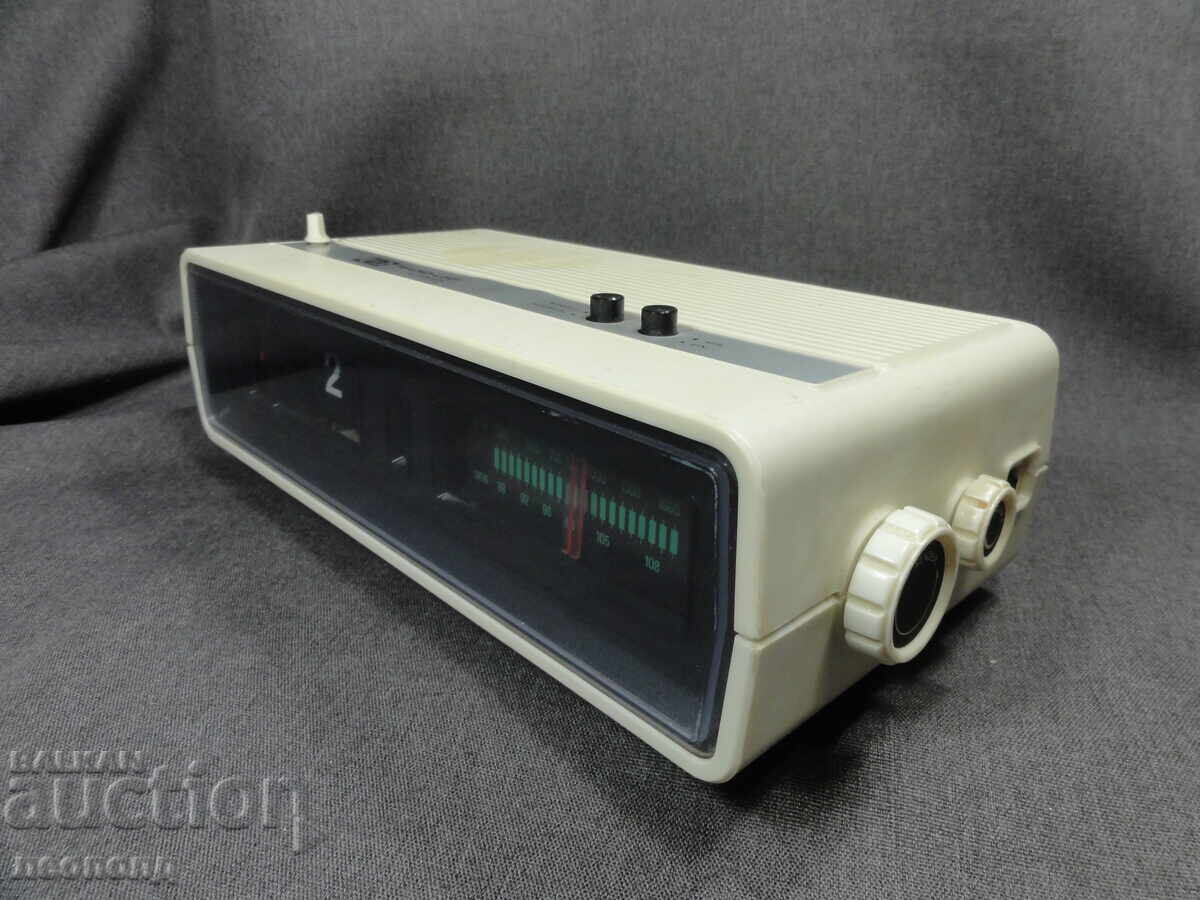 БЗЦ СТАР РЕТРО ТРАНЗИСТОР РАДИО ЧАСОВНИК ELITE RADIO UHR с цена € 0.01 | 0.02 лв.