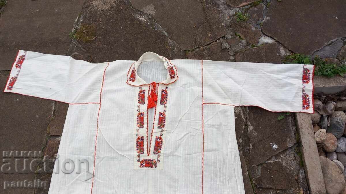 Cămașă de damă pentru costum popular, cu broderie cu preț € 70.00 | 136.91 BGN