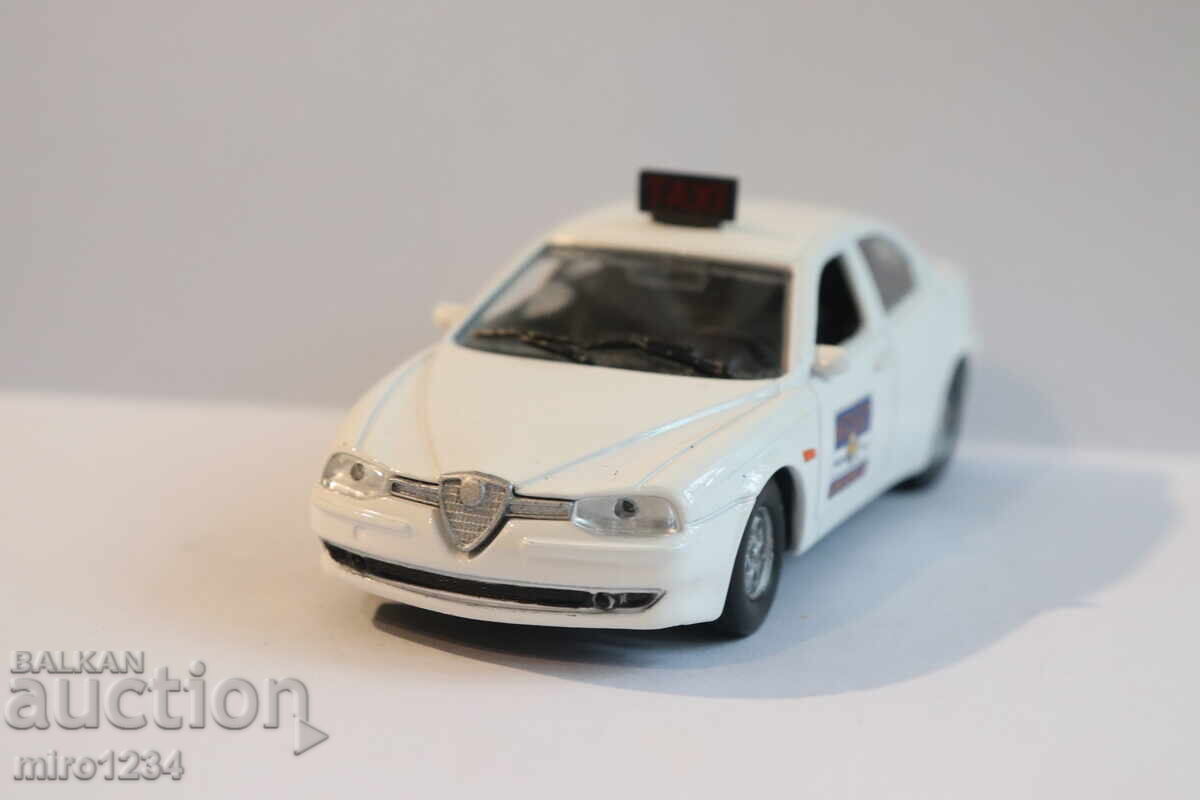 Licitație 1/43 ALFA ROMEO 156 TAXI MAȘINUȚĂ JUCĂRIE MODEL