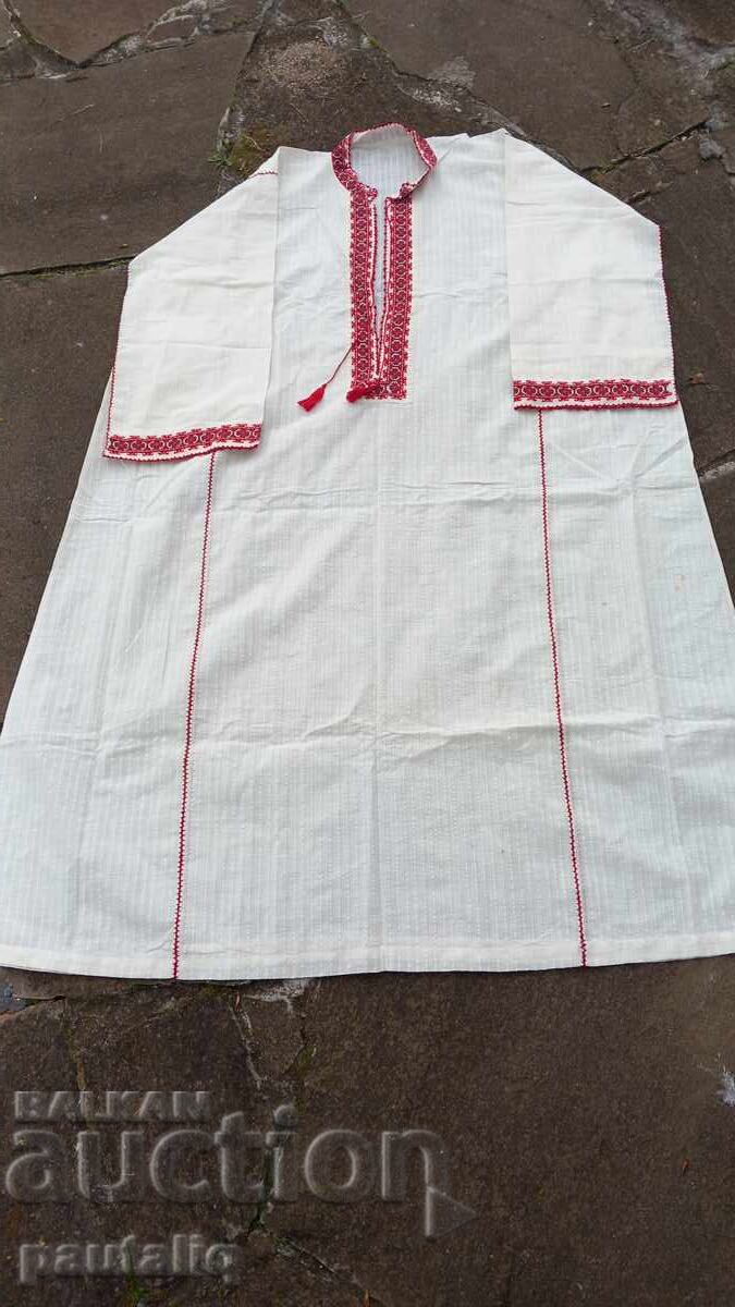 Cămașă de damă pentru costum popular, cu broderie cu preț € 60.00 | 117.35 BGN