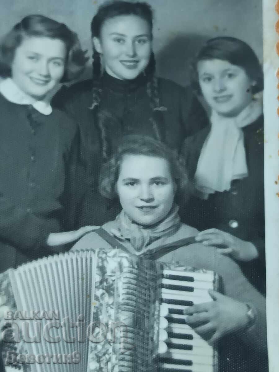 Licitație Portret de tinere domnișoare