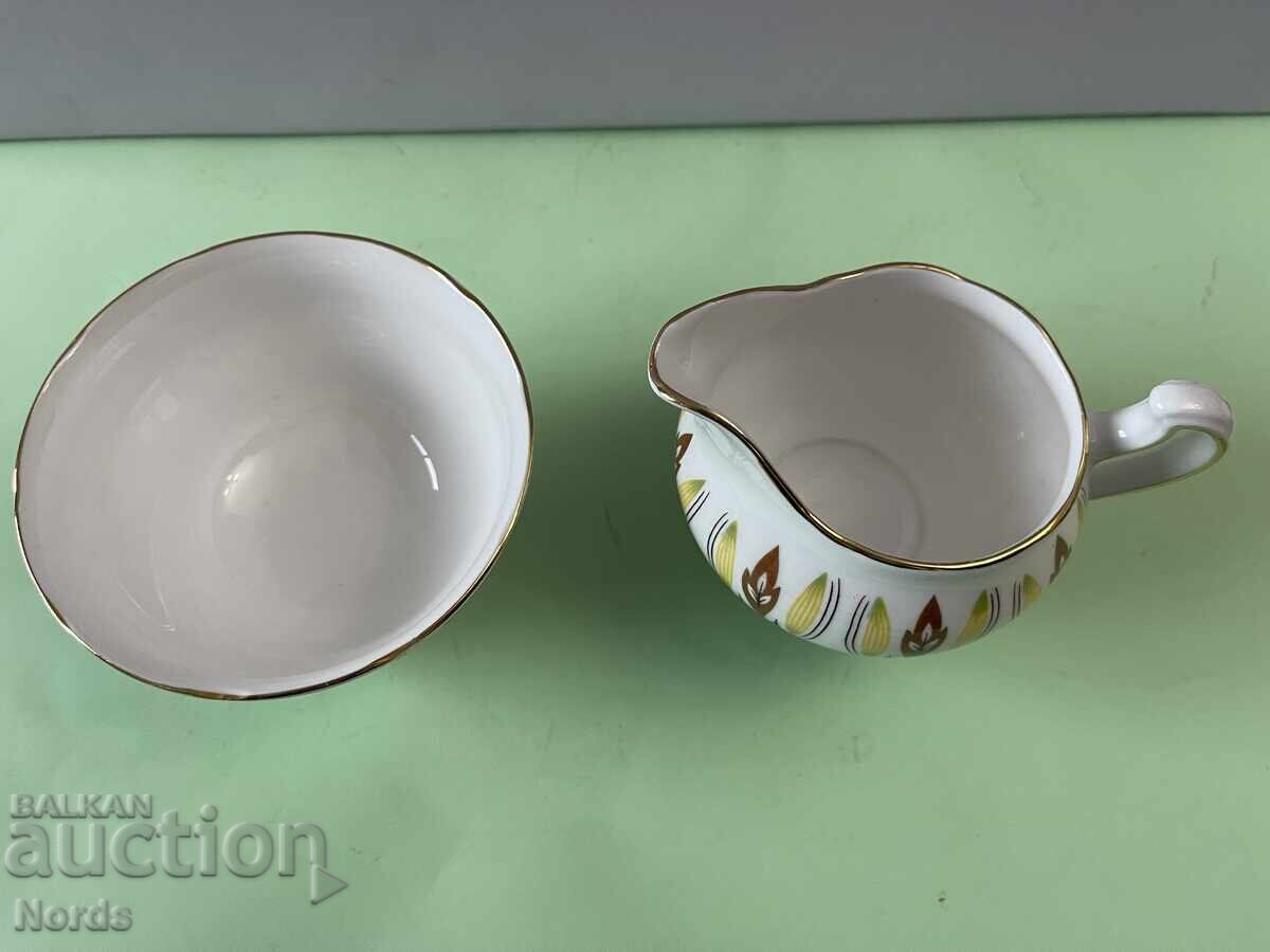 Аукцион Colclough Английски порцеланов лот