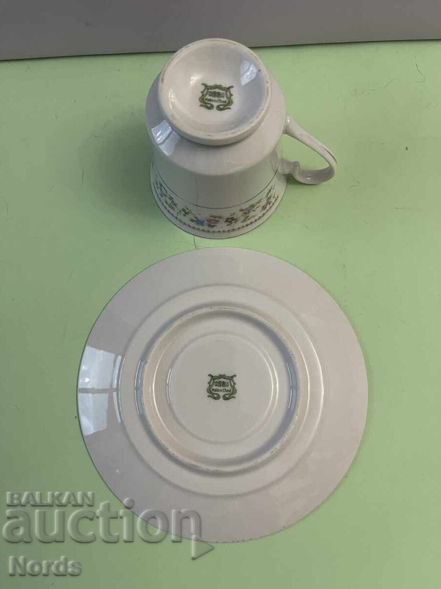 Доставка на Порцеланов двоен сет за чай