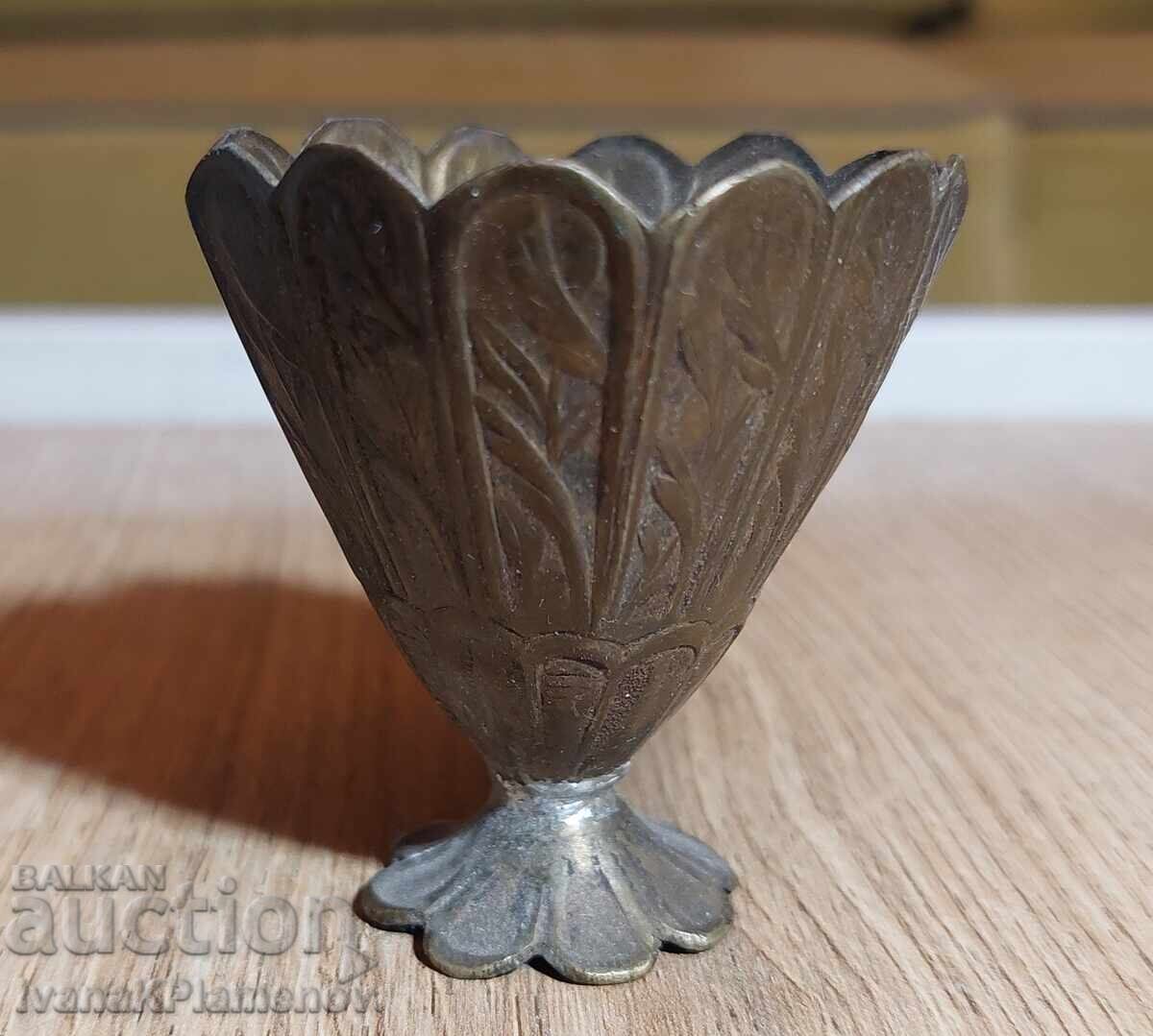 Livrarea Suveniruri metalice pentru cunoscători, trei bucăți