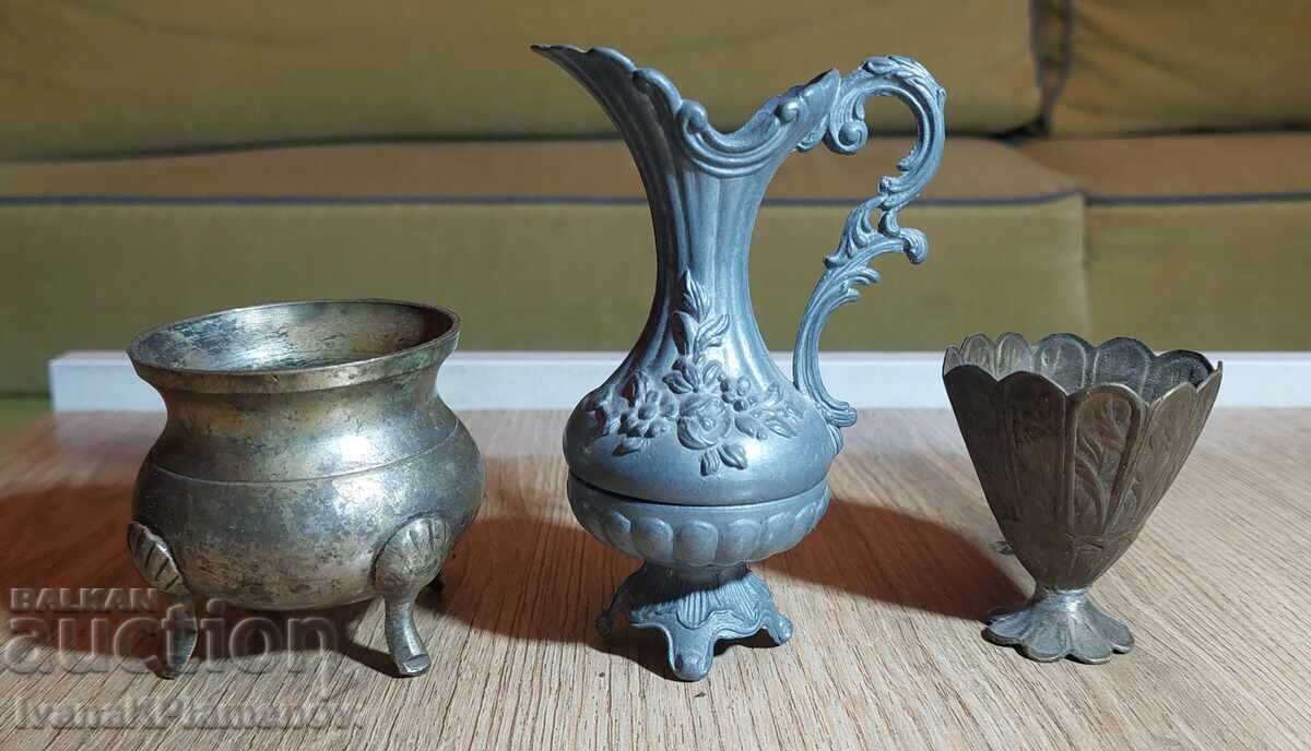 Suveniruri metalice pentru cunoscători, trei bucăți Suveniruri metalice pentru cunoscători, trei bucăți