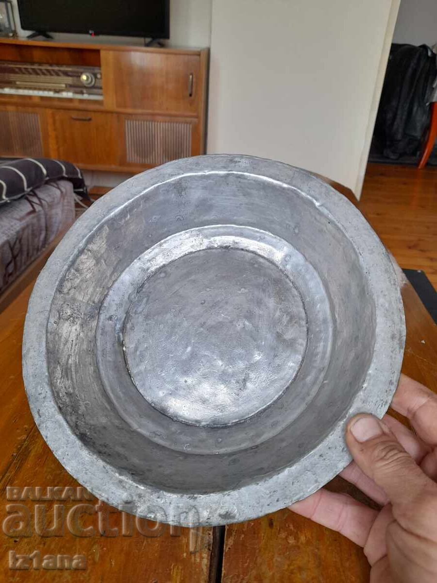 Veche farfurie, castron din cupru cu preț € 33.00 | 64.54 BGN
