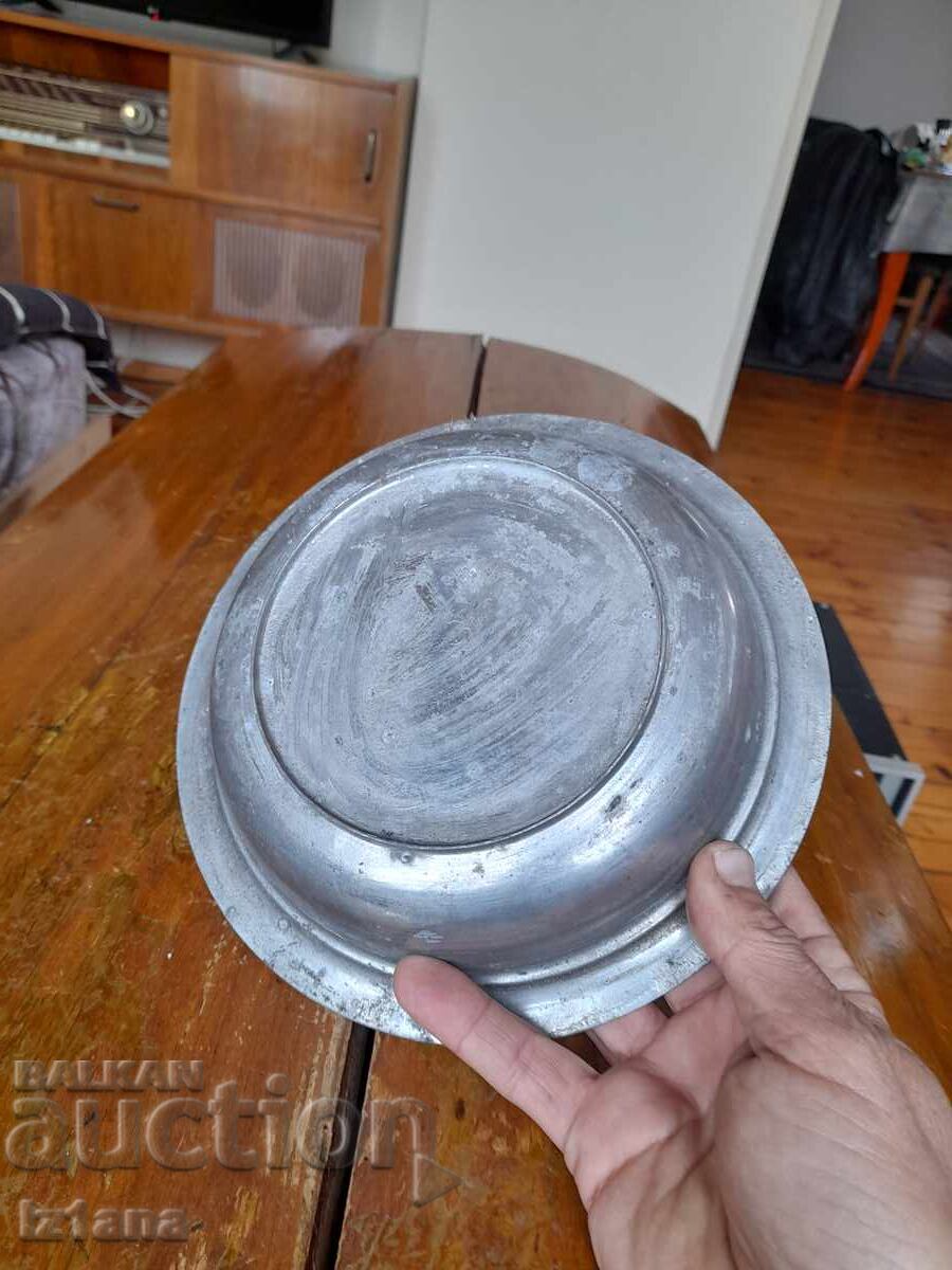 Auction  Old copper bowl, plate