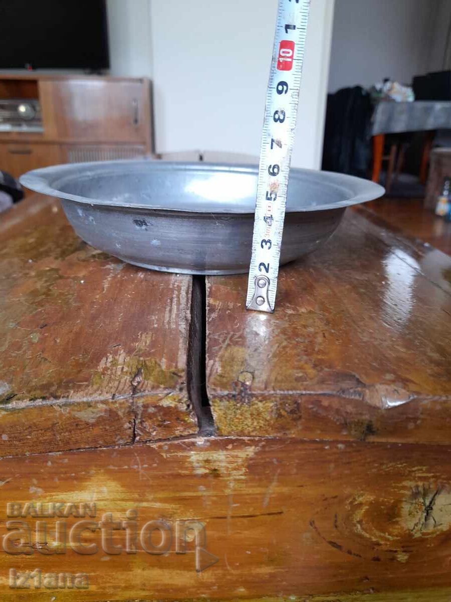 Delivery of Old copper bowl, plate