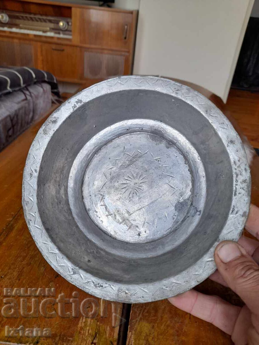 Old copper bowl, plate with price € 33.00 | 64.54 BGN