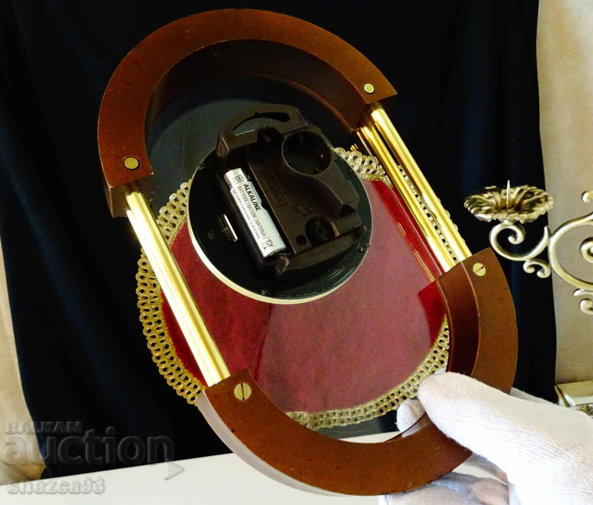 Παράδοση Γερμανικό επιτοίχιο ρολόι Royal, επιχρυσωμένο