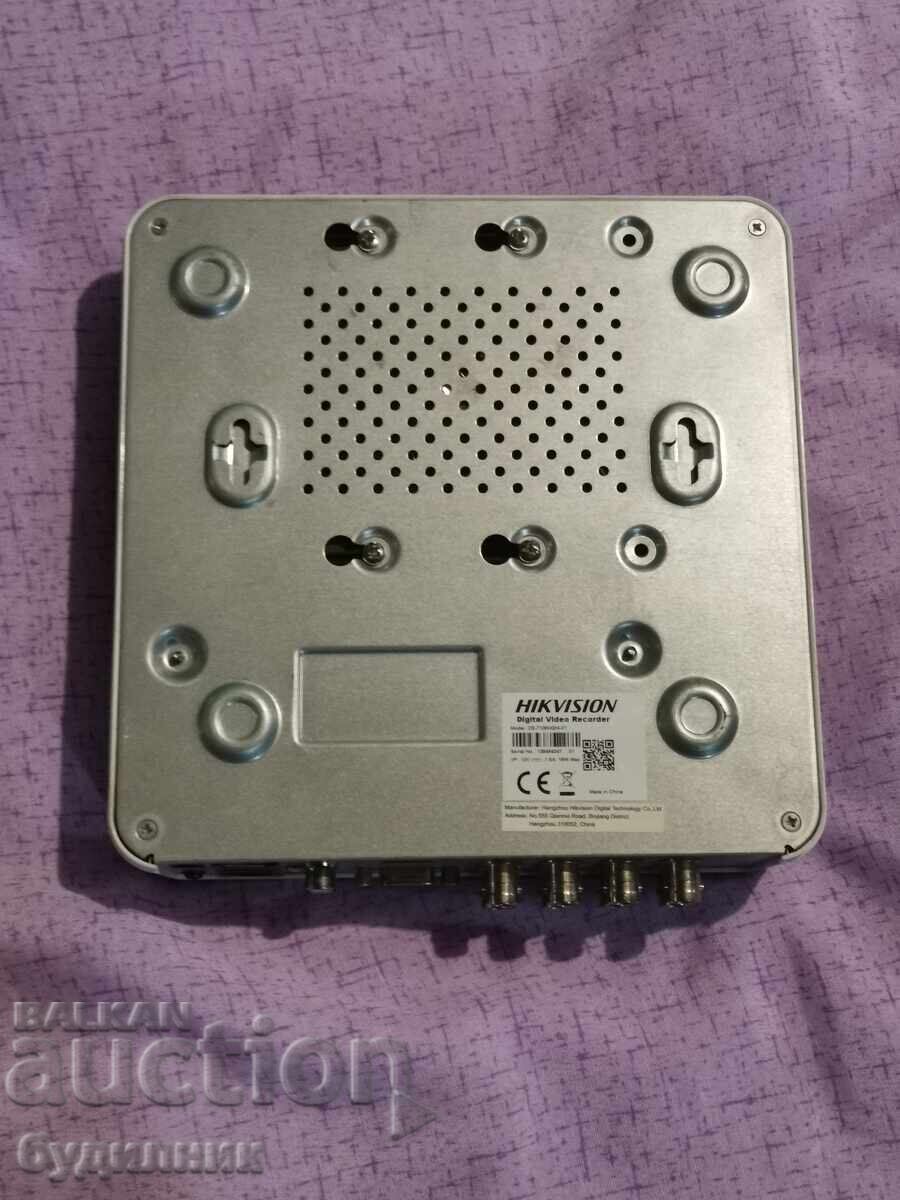 Доставка на Дивиер с диск. Перфектно състояние. Работещ за 8 камери. Суп