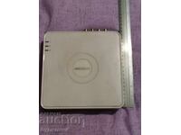 Дивиер с диск. Перфектно състояние. Работещ за 8 камери. Суп