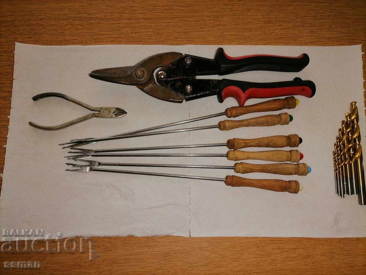 Lot de secatoare, furci, burghie, foarfecă pentru metal