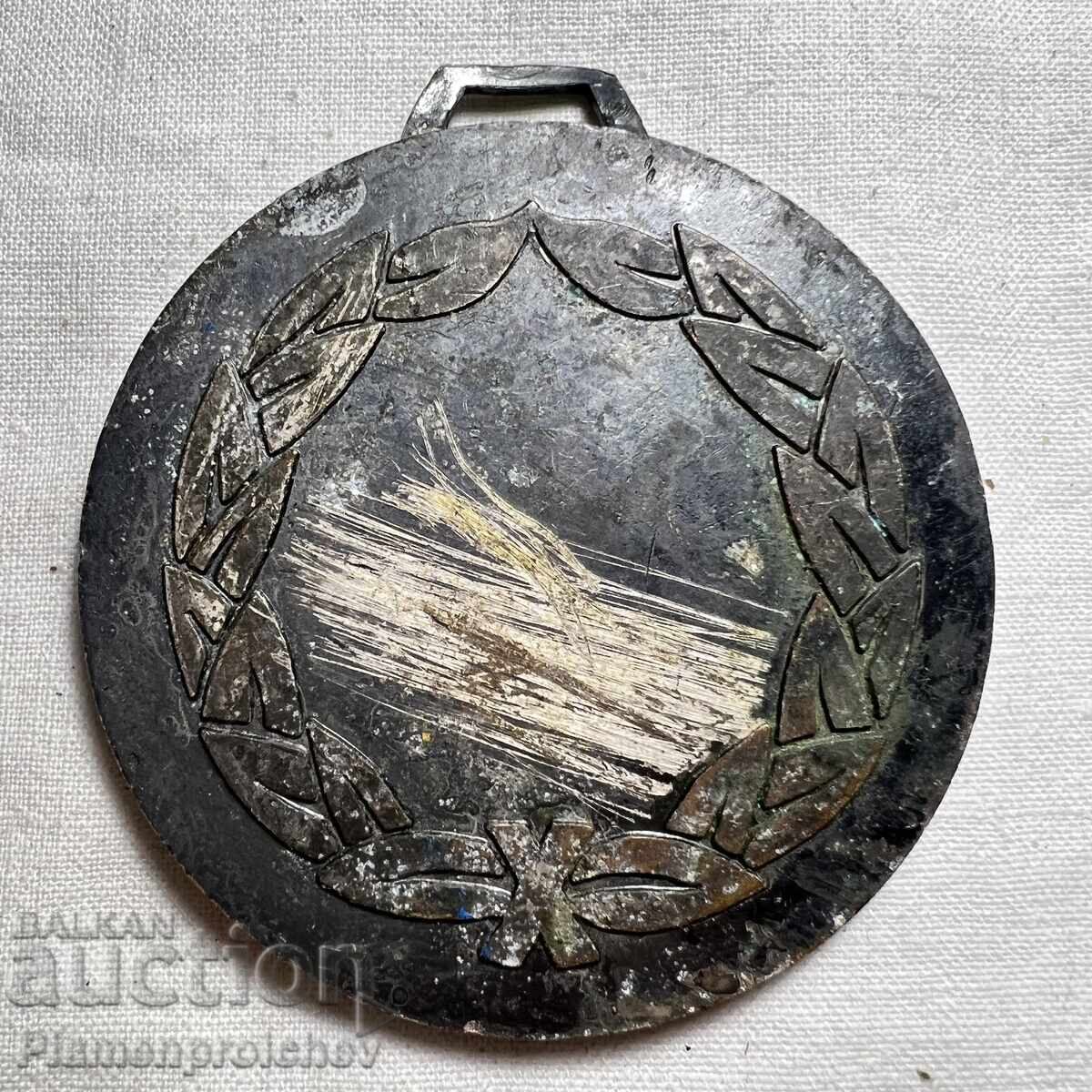 ΠΟΛΥ ΣΠΑΝΙΟ ΕΠΙΤΡΑΠΕΖΙΟ ΜΕΤΑΛΛΙΟ ΜΟΝΤΕΛΙΣΜΟΥ ΠΥΡΑΥΛΩΝ με τιμή € 0.13 | 0.25 BGN