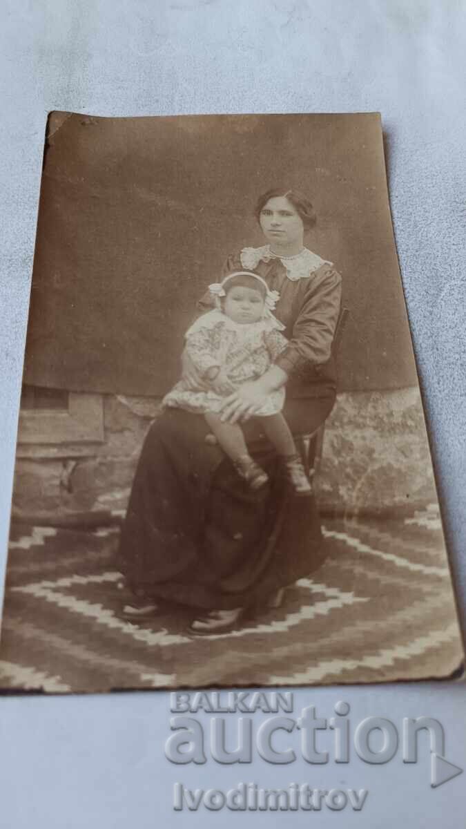 Fotografie Tlachene, regiunea Oreahovo Femeie și fetiță 1917