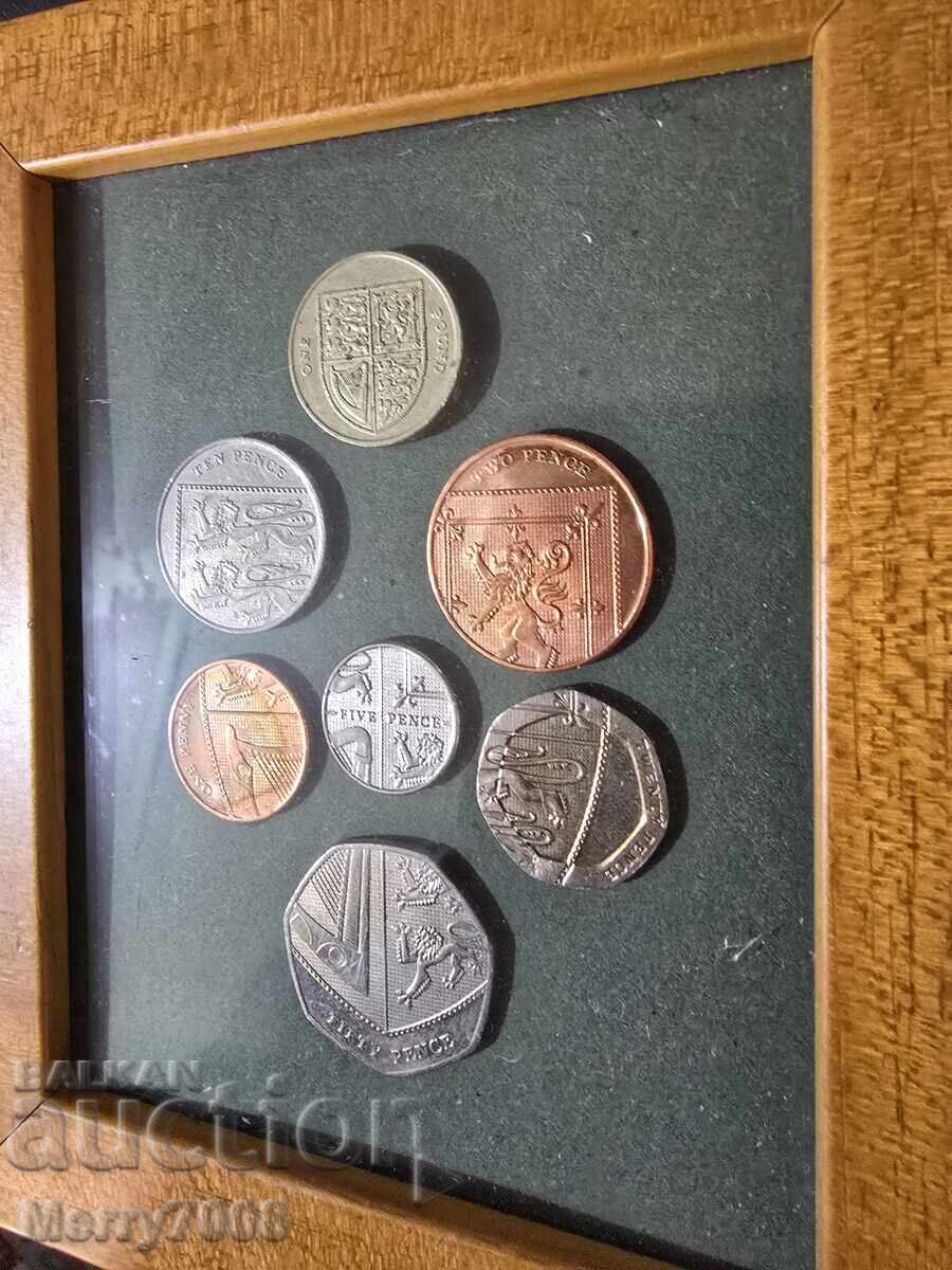 Аукцион Това е колекционерски комплект от британски монети !