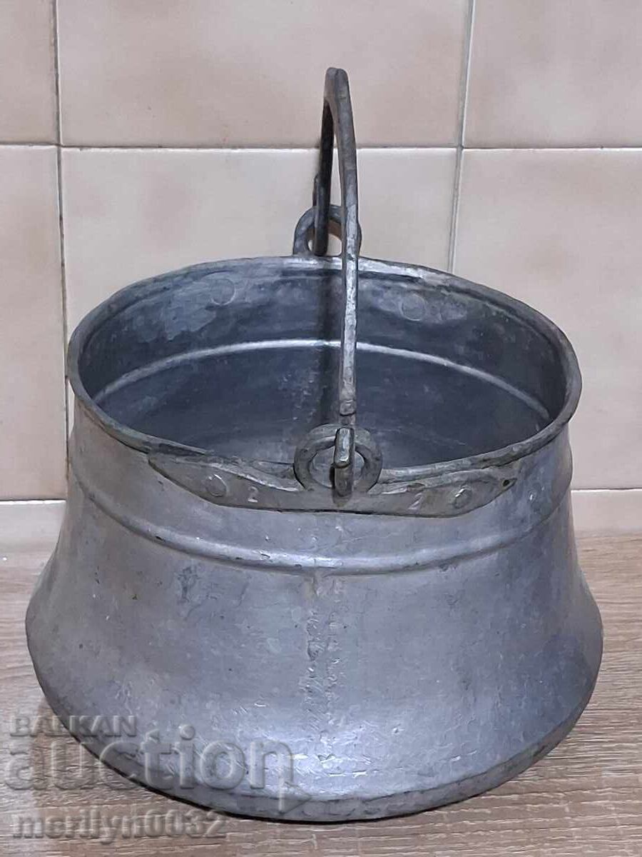 Παράδοση Παλιά χάλκινη καρδάρα καζάνι χάλκινο καζάνι χάλκινο σκεύος