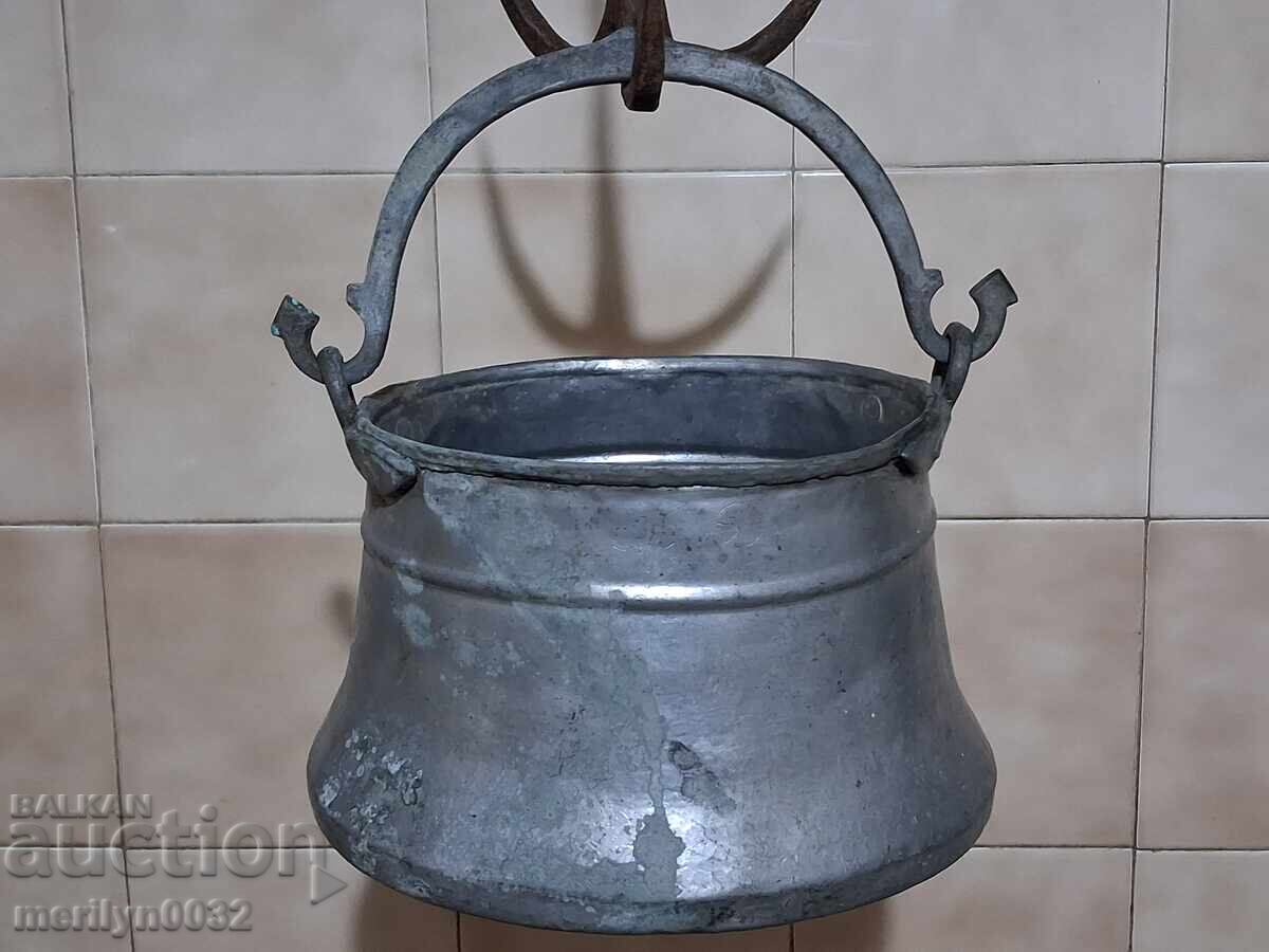 Παλιά χάλκινη καρδάρα καζάνι χάλκινο καζάνι χάλκινο σκεύος