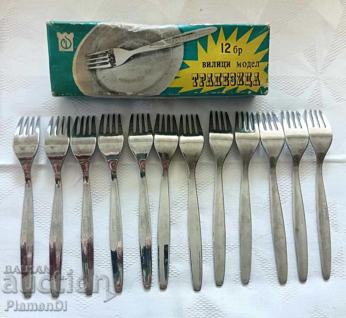 Licitație Set 12 furculițe mici, noi, V. Târnovo Licitație Set 12 furculițe mici, noi, V. Târnovo