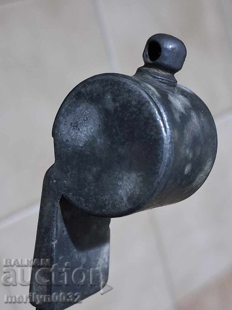 Аукцион Стара метална полицейска свирка