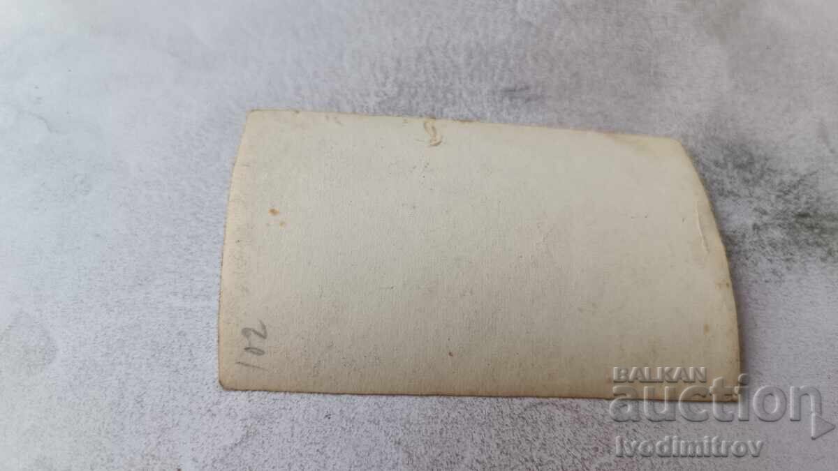 Φωτογραφία Σόφια Νέος και νεαρή κοπέλα στην πλατεία Σλαβέικοβ με τιμή € 1.24 | 2.43 BGN