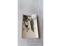 Photo Sofia Young man and young girl at Slaveykov Square