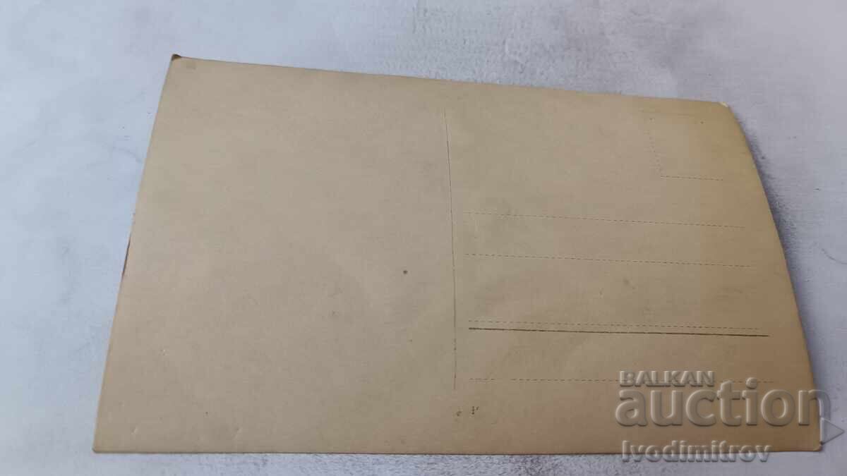 Φωτογραφία Τρεις αξιωματικοί σε κατάλυμα στο μέτωπο Α' ΠΠ με τιμή € 3.48 | 6.81 BGN